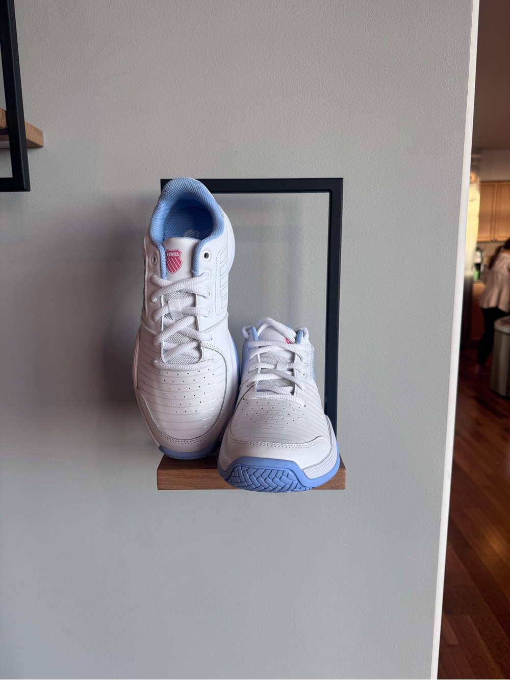 K-Swiss White Sneakers with Light Blue Accents size 7.5 women’s - Picture 3 of 6